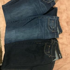 3 pairs for the price of 1!! 2 medium rinse and 1 dark wash Curvy 12 short ON.